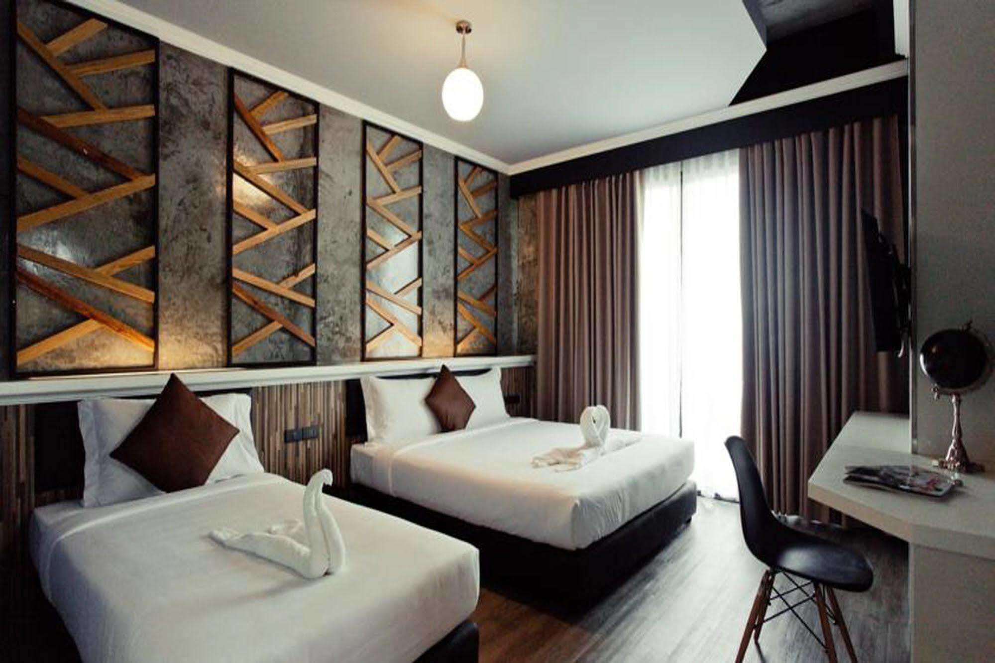 The Proud Hotel Ubonratcsathani Kültér fotó